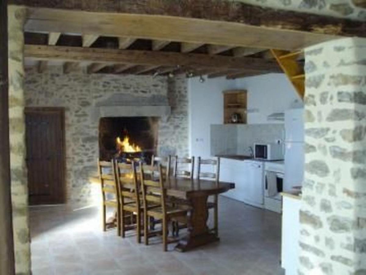 Gite De Charme Renove Avec Cheminee, Terrasse Et Proche Randonnees - Capacite 13 Pers. - Fr-1-410-179 Saint-Léonard-des-Bois 외부 사진