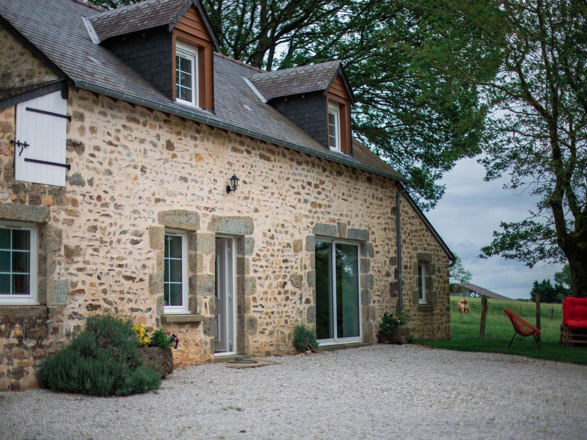 Gite De Charme Renove Avec Cheminee, Terrasse Et Proche Randonnees - Capacite 13 Pers. - Fr-1-410-179 Saint-Léonard-des-Bois 외부 사진
